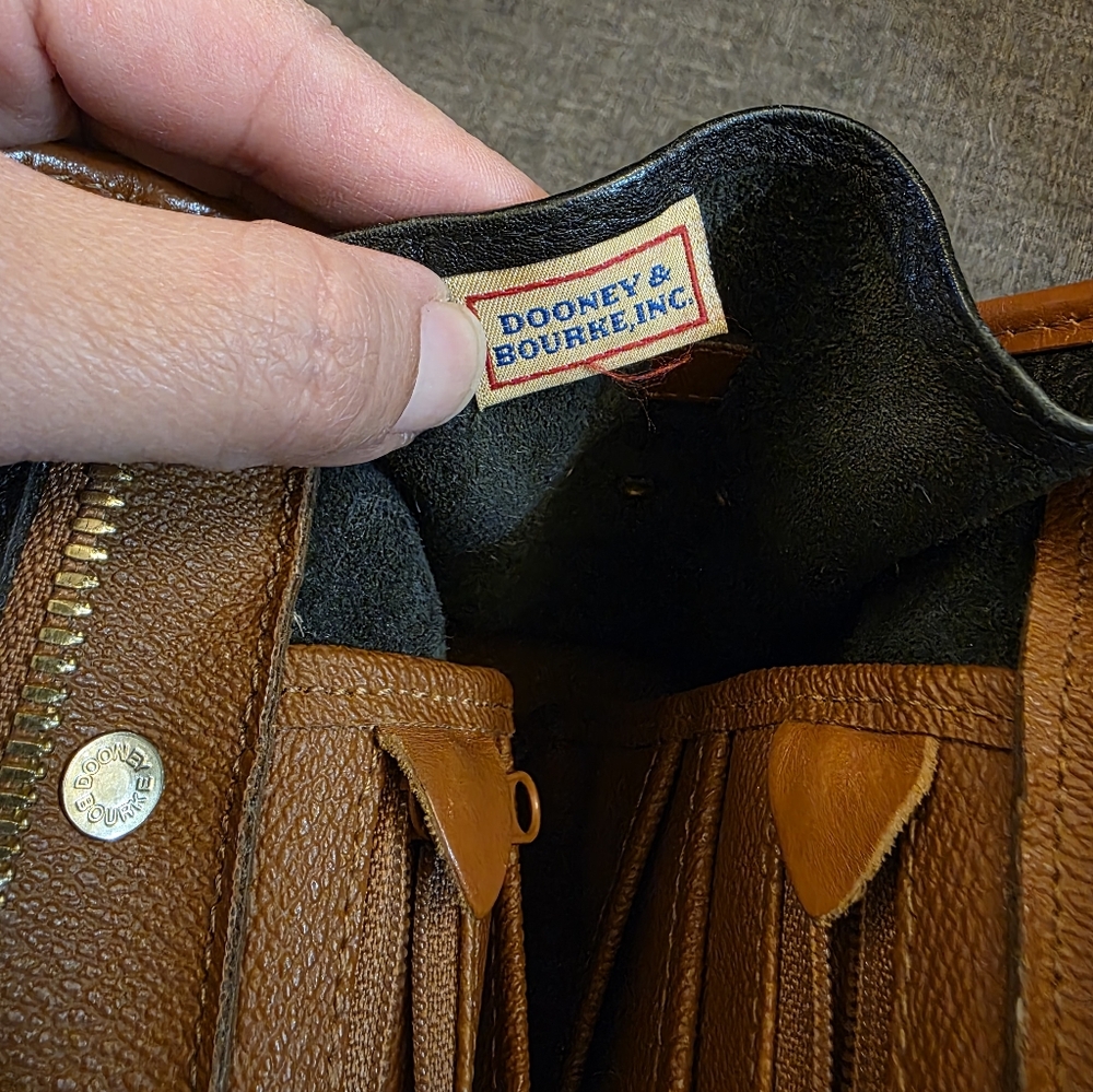 Dooney & Bourke R212 ‘All Weather’ Black-tan Cross-body Zip-top Satchel Handbag - Picture 12 of 12